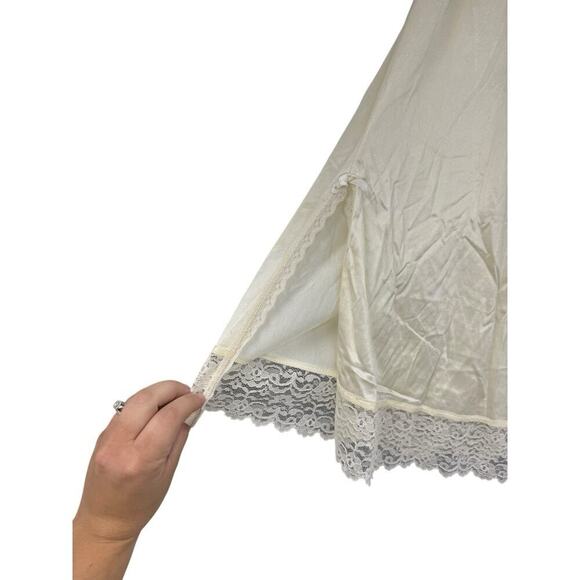 Vintage By Beau Trix Cream Half Slip Lace Trim 100% Nylon Womens XL - Picture 2 of 7